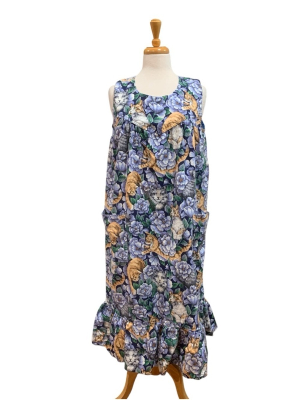 Vntg 90’s handmade Volup Blue Floral Cat Print Sleeveless house Dress